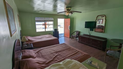 Free WiFi, bed sheets