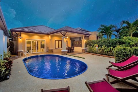 Family Villa | 3 bedrooms, in-room safe, desk, iron/ironing board