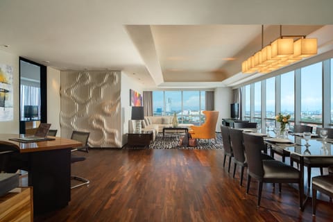 CEO Suite | Living area
