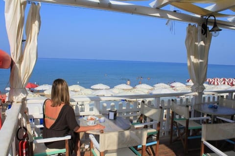 Beach bar