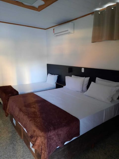 Executive Suite | 1 bedroom, minibar, free WiFi, bed sheets