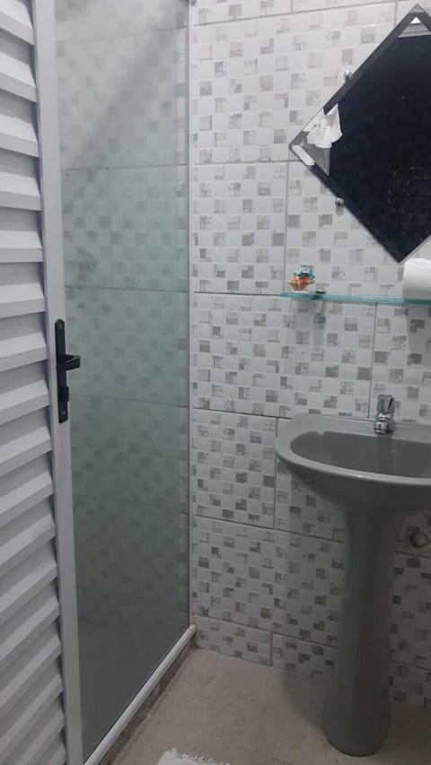 Classic Room, Sea View | Bathroom | Shower, towels