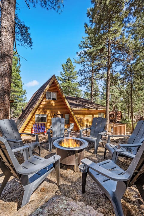 Gather around the smokeless fire pit beneath towering Ponderosa pines, the perfect place to relax, share stories, and enjoy crisp Flagstaff evenings.