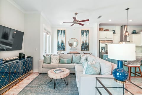 Welcome to Royal Breeze! Relax in our living area equipped with a Cable TV, and plenty of games and books to keep everyone entertained!