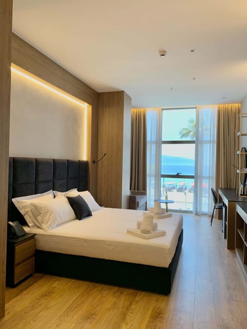 Panoramic Quadruple Room | Frette Italian sheets, premium bedding, down comforters, pillowtop beds