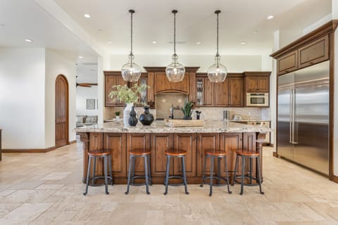 Endless options for everyone to enjoy a meal together with bar seating for 5