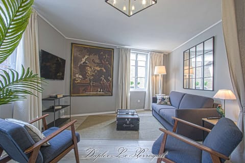 Duplex Le Perroquet - Living room, Sitting area, Television
