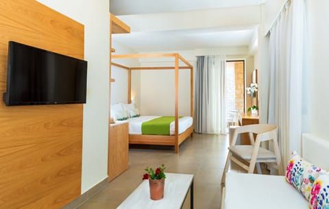 Junior Double or Twin Room | In-room safe, free WiFi, bed sheets