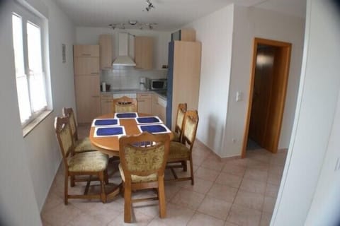 Kitchen + dining area
