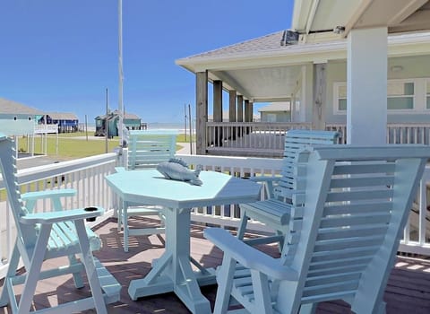 House, 4 Bedrooms | Balcony