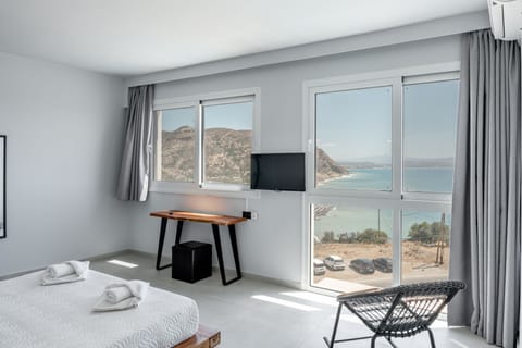 Superior Room with Sea View | WiFi, bed sheets