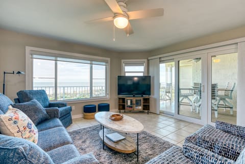 Living Room - View to Balcony