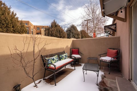 Condo (1 Bedroom) | Property amenity