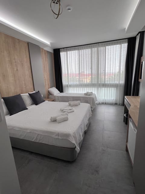 Triple Room | Free WiFi, bed sheets