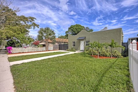 Sparkling clean remodeled house in the heart of WPB