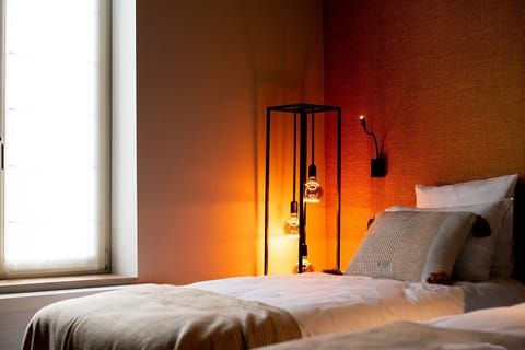 Classic Room | Premium bedding, desk, laptop workspace, blackout drapes