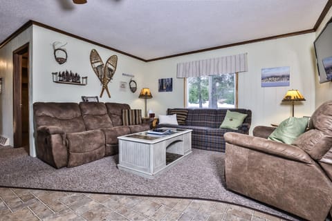 Spacious living room to gather with family and friends