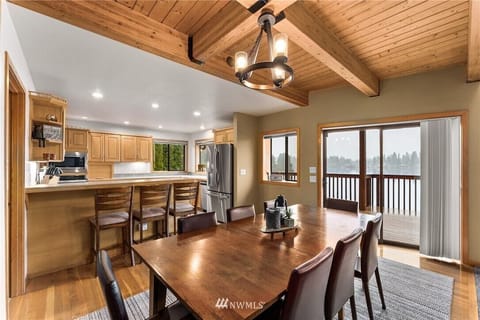 Table can be extended for up to 12 chairs. 