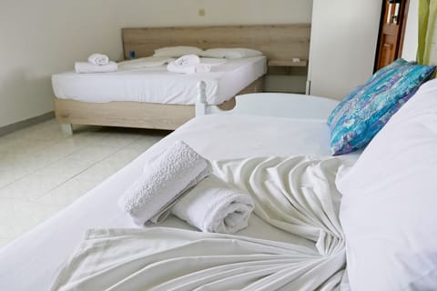 Standard Studio | Travel crib, free WiFi, bed sheets