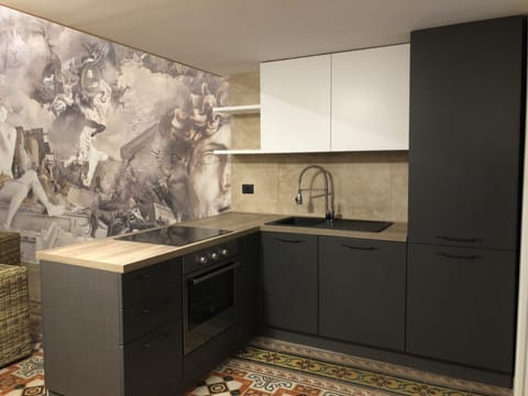 Exclusive Studio Suite | Private kitchen