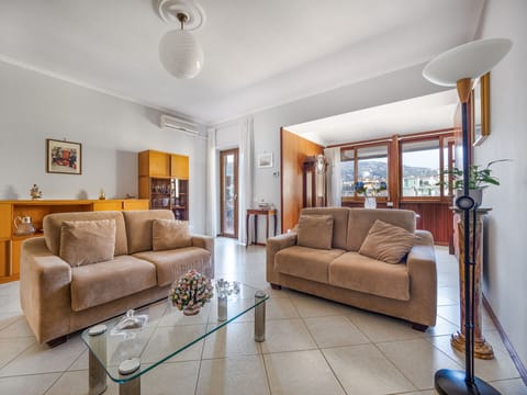 Comfort Apartment | Living area | 40-inch flat-screen TV with digital channels, TV