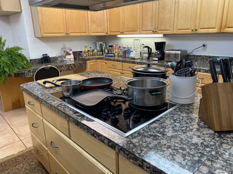  The kitchen has everything for cooking 