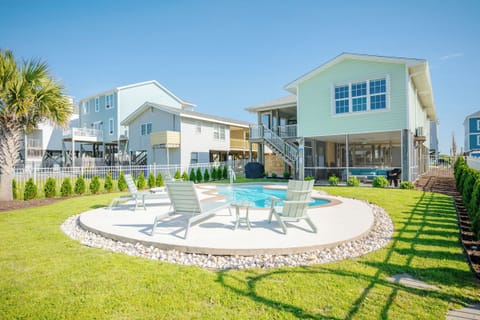 Exterior - Back / Pool