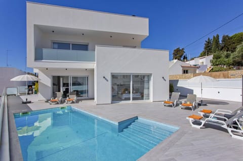Villa Dona Leonor image
