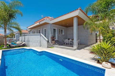 Villa Leonardo Dos image