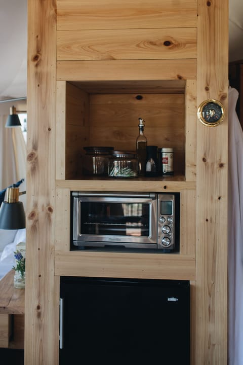 Mini-fridge, coffee/tea maker, electric kettle, toaster oven