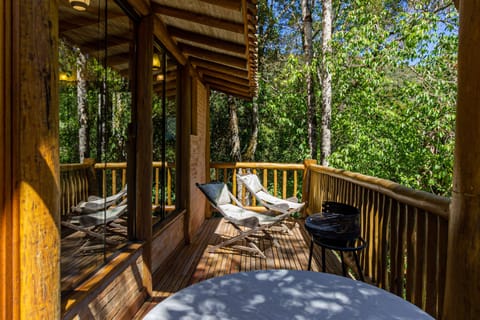 Family House | Lanai