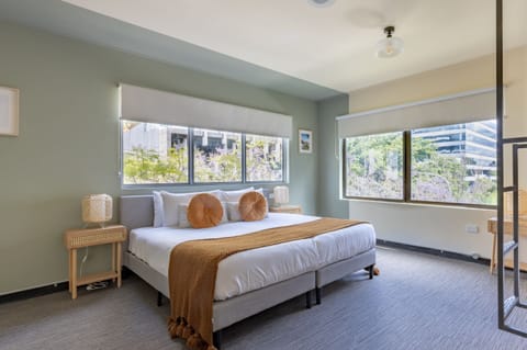 Family Room, Private Bathroom | Hypo-allergenic bedding, iron/ironing board, free WiFi, bed sheets