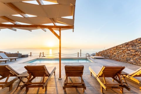 Our villa's highlight: the beautiful pool