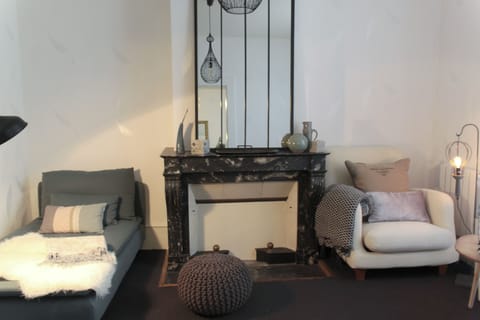 L'Aparté a charming accommodation in the heart of old Lons le Saunier Apartment in Jura