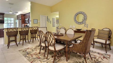 Dining Area & Breakfast Bar - 2nd Floor