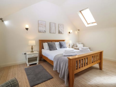 Cottage | 2 bedrooms, individually decorated, individually furnished, free WiFi