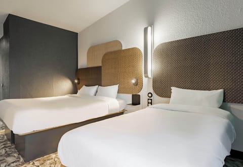 Triple Room, Non Smoking | Desk, laptop workspace, soundproofing, free WiFi