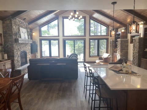 Living/Entertaining Spaces