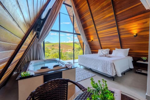 Deluxe Cabin | Minibar, iron/ironing board, free WiFi