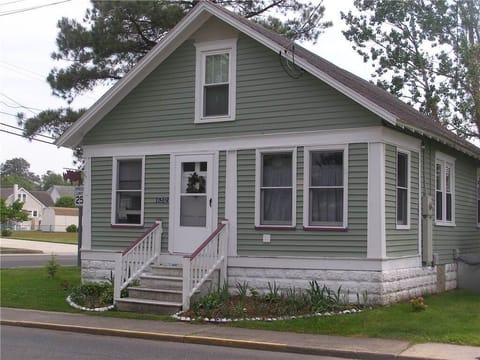 Front View - Close to Maddox Blvd and town.  Enjoyable home.