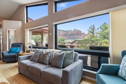 Gorgeous Views of Red Rocks from the Comfort of the Living Room!