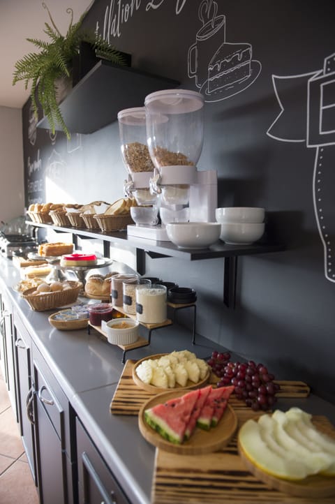 Daily buffet breakfast for a fee