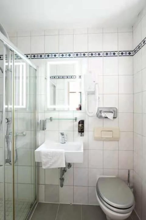 Double Room | Bathroom | Bidet, towels
