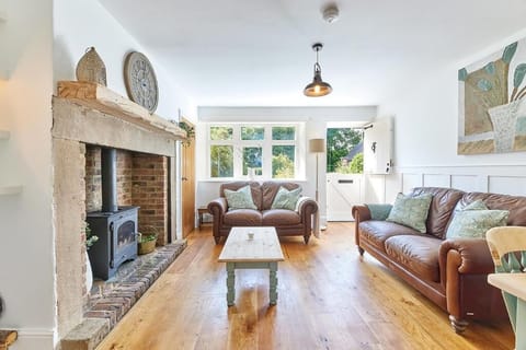 Waterleap Cottage, Ovingham - Host & Stay