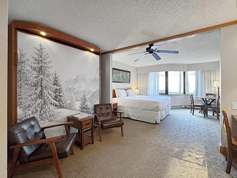 Newly Refreshed Grand Lodge Studio | Listed with @BookTraverse