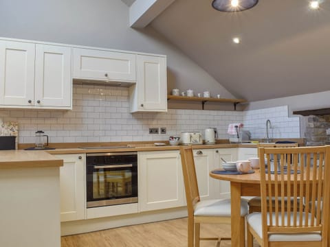 Kitchen | The Old Shippon at New Ringstones Farm, Rowarth