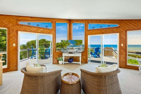 TL: Living area