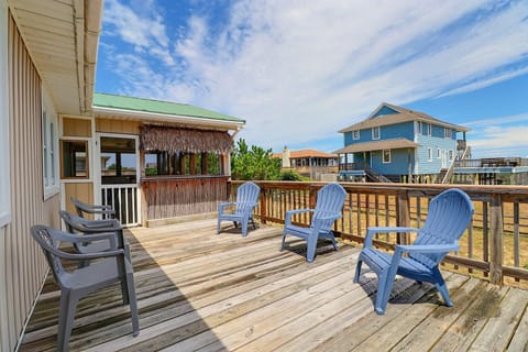Back Deck and Tiki Bar