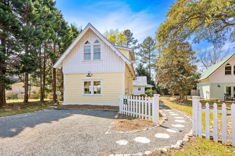 Surrounded by the laid-back atmosphere of Manteo, this cottage offers a true escape just minutes from the beach.