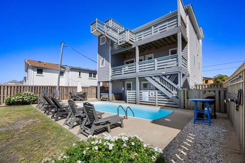 Sandy Feet Retreat is located just a short walk from E. Lake Drive Public Beach Access, only 0.2 miles away.